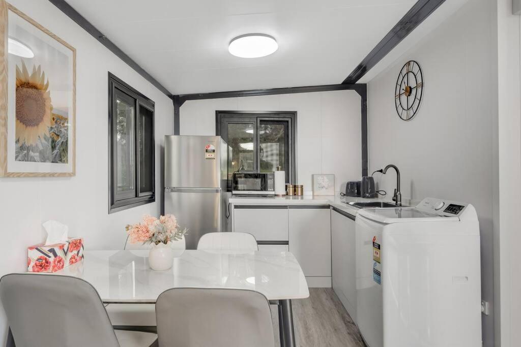 2 Bedrooms Cabin 5 Min To Pukekohe Town Centre Eksteriør bilde